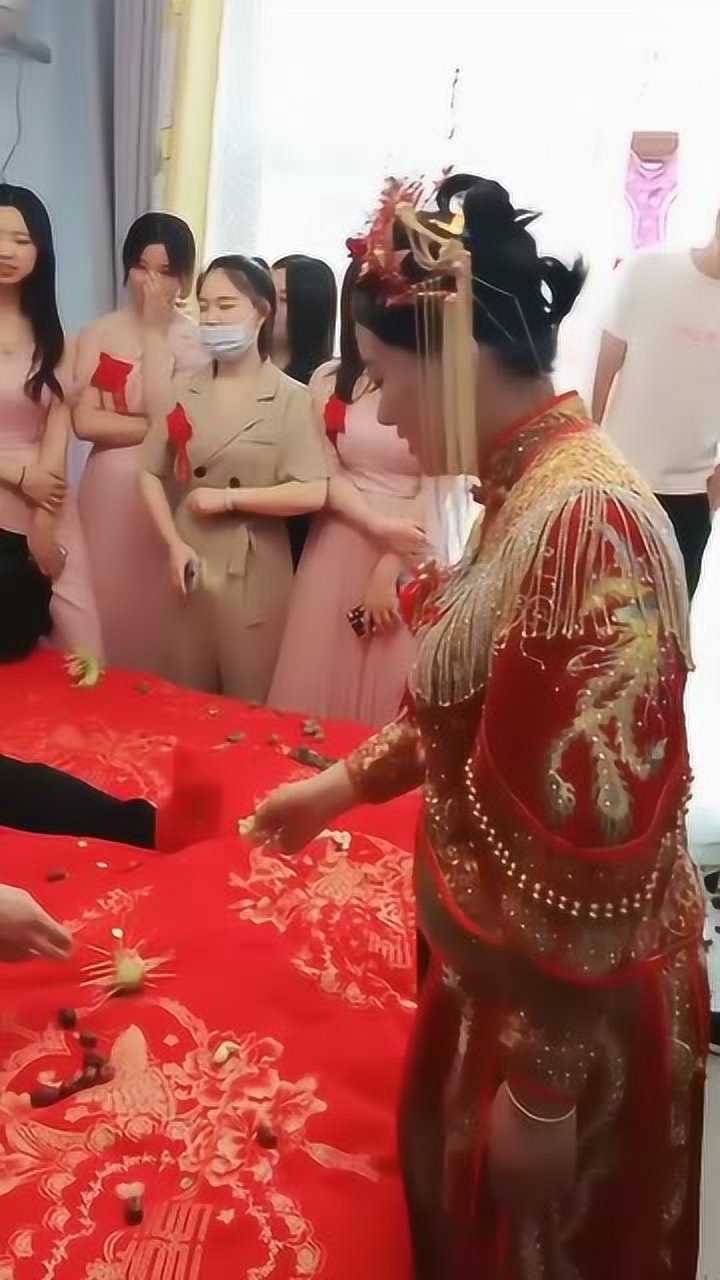 最有创意的闹洞房节目_闹洞房小游戏游戏_闹洞房游戏节目大全视频