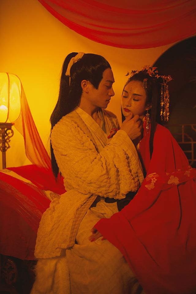 可爱宝贝换尿布小游戏_换尿布游戏_给女婴换尿布游戏