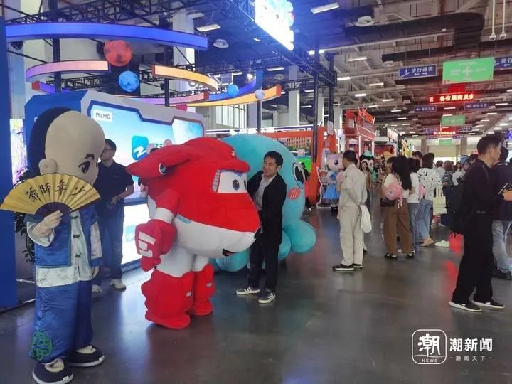 动漫上班族的爱情与搬砖_line offline 上班族 动漫_动漫上班族图片