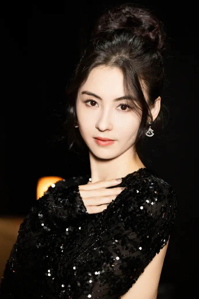 动漫女生憋不住了视频_体罚女生憋尿的故事奈溪_女生上课憋尿的故事