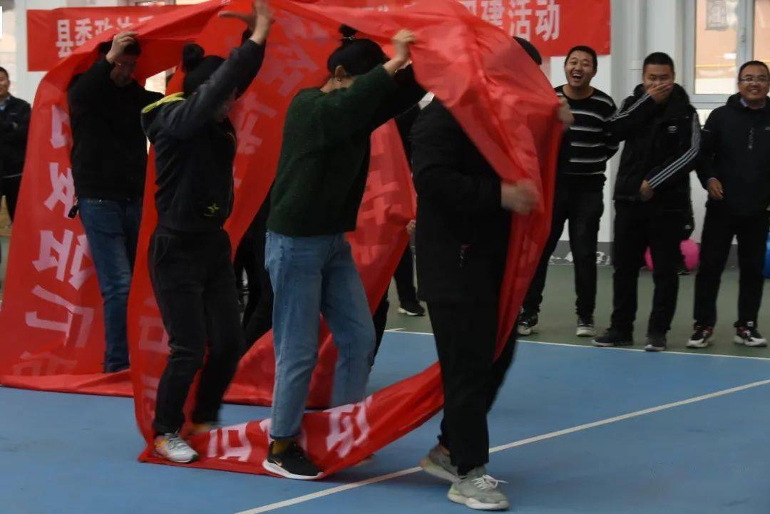 蜈蚣竞走玩法_蜈蚣竞走游戏规则_蜈蚣竞走游戏图片