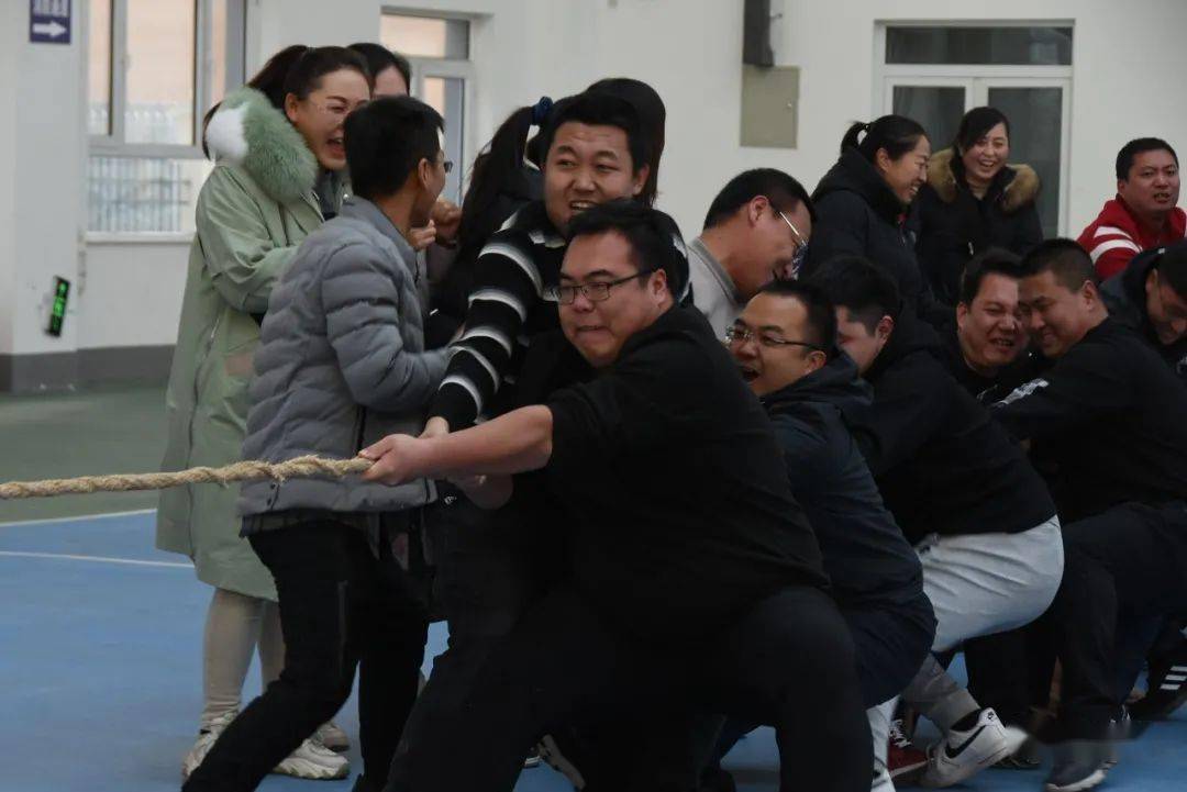 蜈蚣竞走游戏图片_蜈蚣竞走游戏规则_蜈蚣竞走玩法