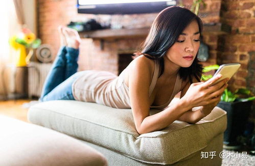 躺着看小说,躺着看小说，享受阅读的悠闲时光